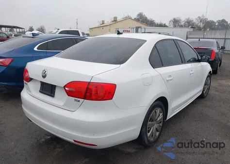 2014 Volkswagen Jetta 2.0L Tdi Value Edition из США, поврежденный, VIN 3VWLL7AJ5EM271609